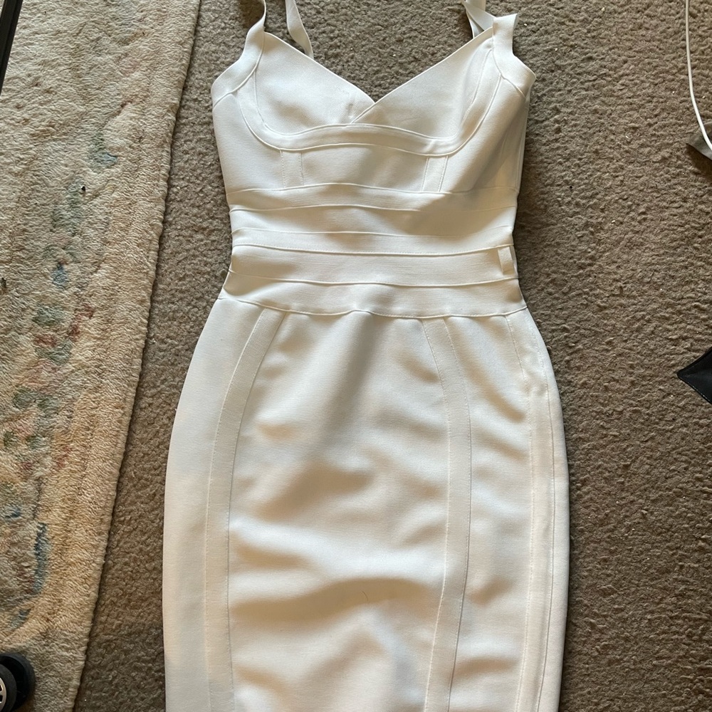 Royal white bandage dress - Size S
New
Tagged zara for exposure